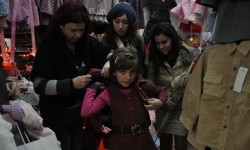 Cumparand cadouri de Craciun pentru copii